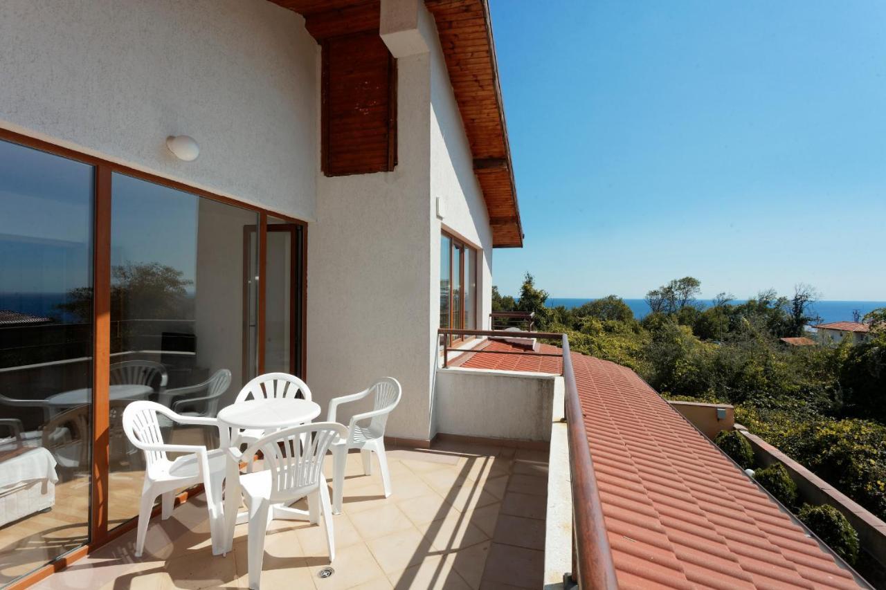 Vemara Club Hotel And Villas - Free Parking And Free Beach Access Byala  Dış mekan fotoğraf