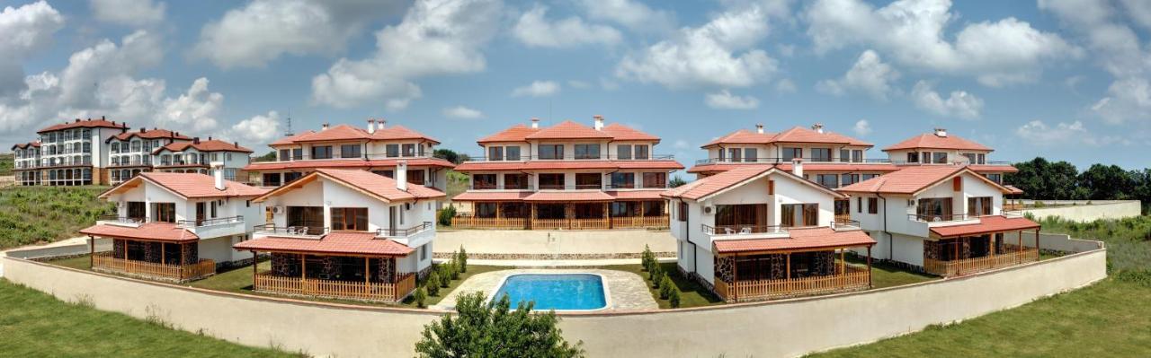 Vemara Club Hotel And Villas - Free Parking And Free Beach Access Byala  Dış mekan fotoğraf