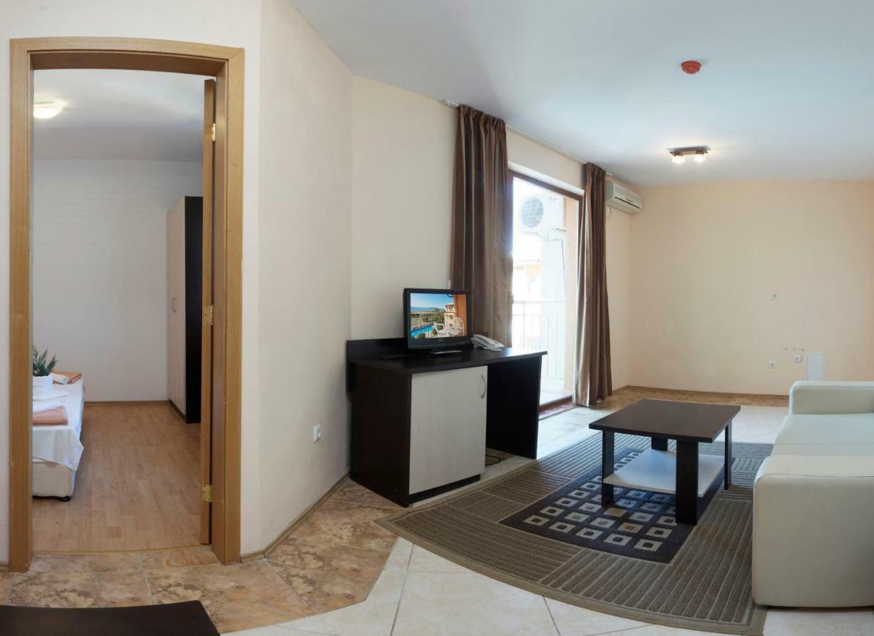 Vemara Club Hotel And Villas - Free Parking And Free Beach Access Byala  Dış mekan fotoğraf