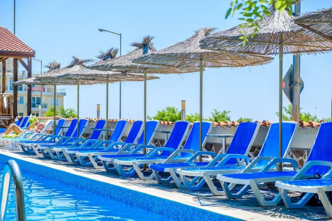 Vemara Club Hotel And Villas - Free Parking And Free Beach Access Byala  Dış mekan fotoğraf