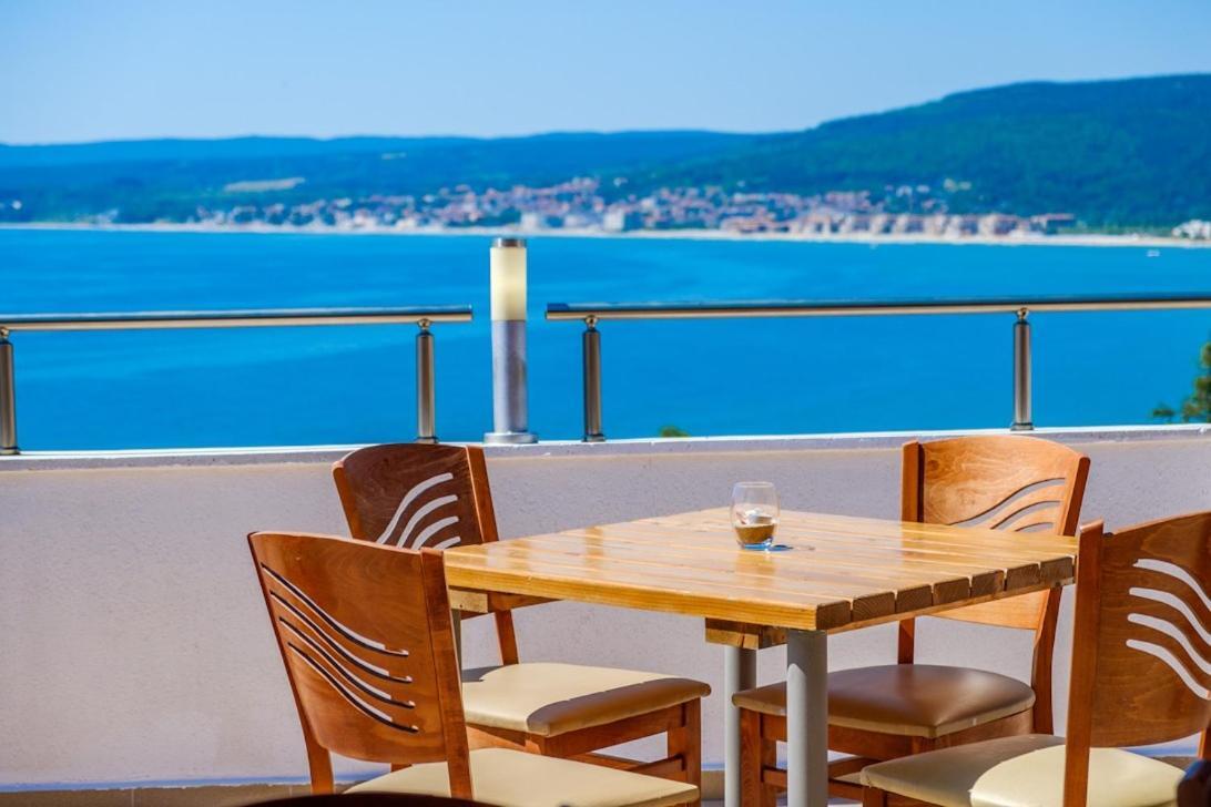 Vemara Club Hotel And Villas - Free Parking And Free Beach Access Byala  Dış mekan fotoğraf